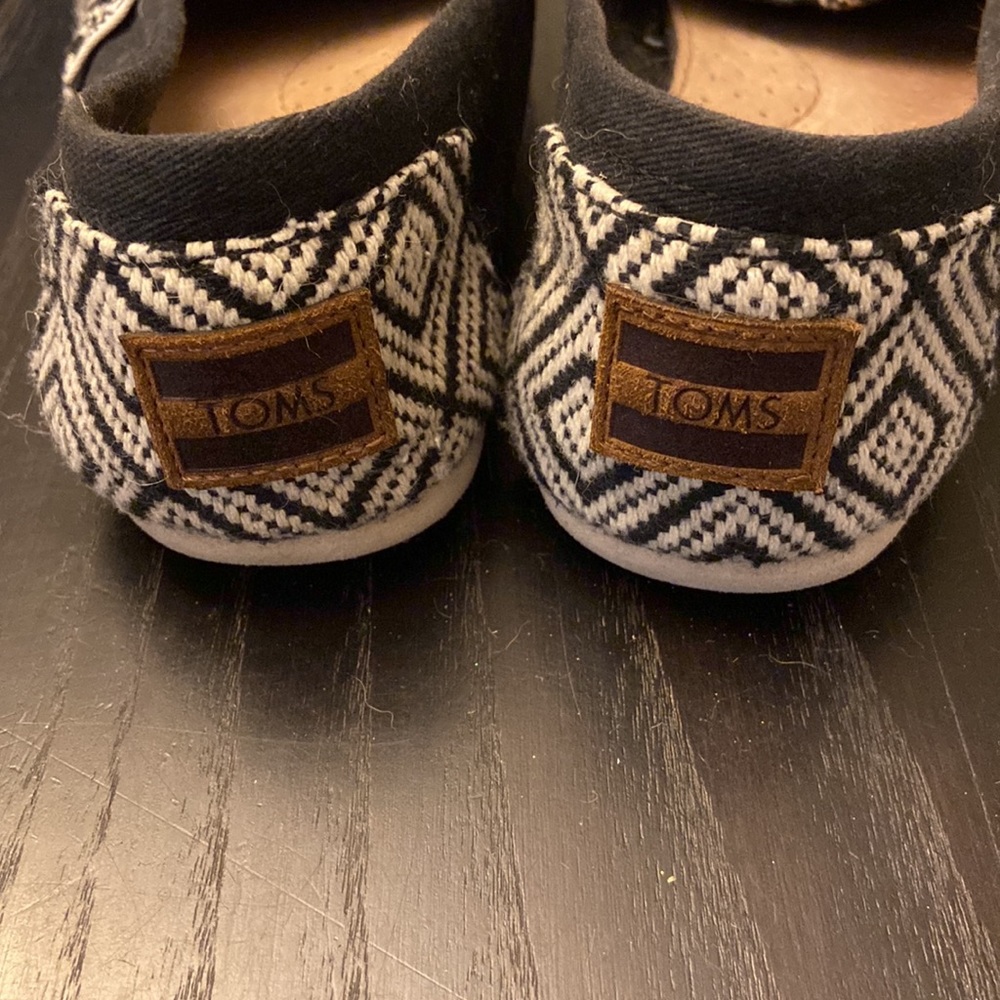 Toms - Picture 3 of 3